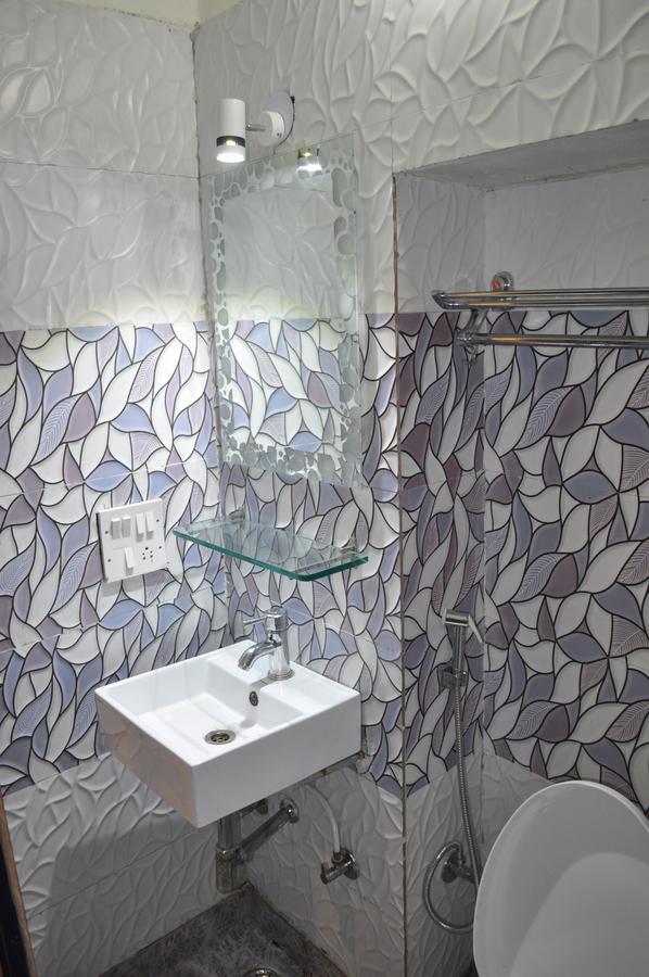 Hotel Kabli Нью-Дели Экстерьер фото