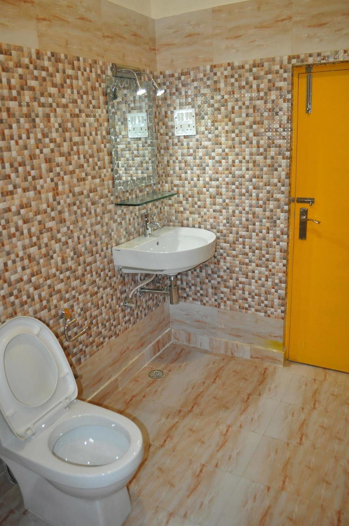 Hotel Kabli Нью-Дели Экстерьер фото